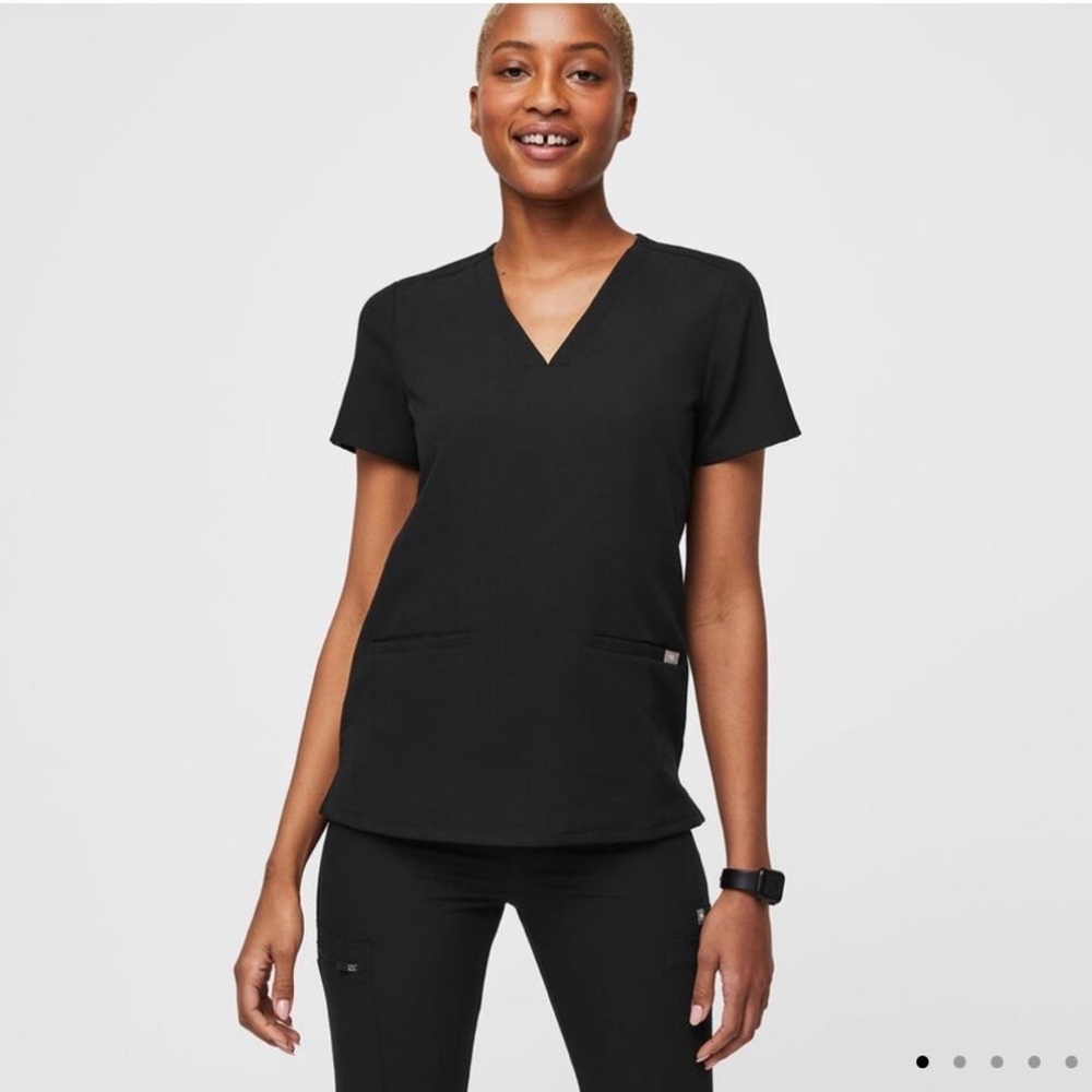 Figs Three Pocket Scrub Top
